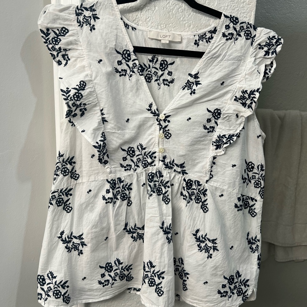 LOFT White Black Floral Ruffled Sleeveless Blouse